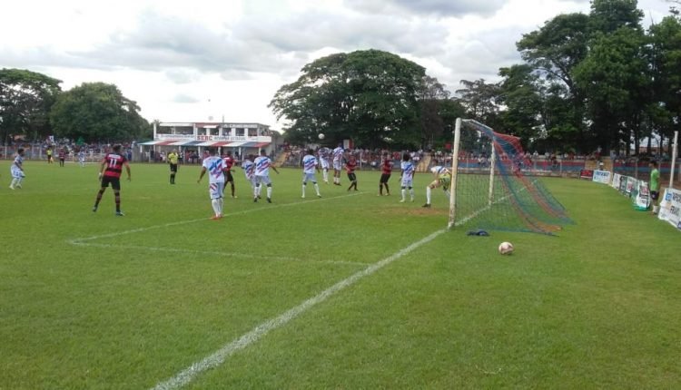 Lance de Serc x Águia Negra, pela primeira fase do Estadual; (Foto: Alaércio Guimarães/FFMS)